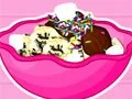 Барби готовит кремовое мороженое с фруктами